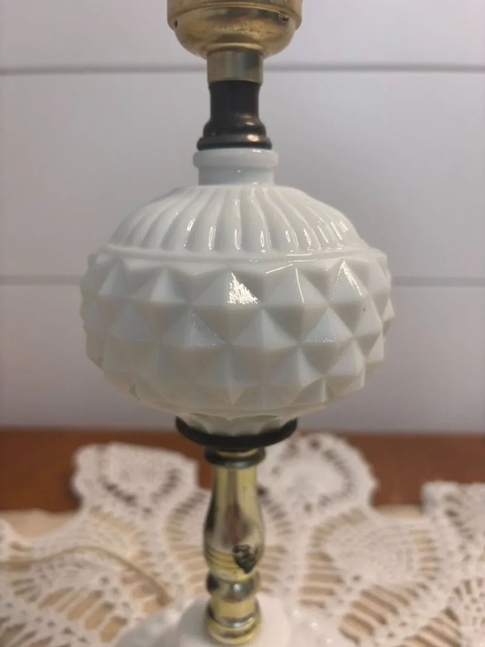 VTG Milk Glass Boudoir Lamp Diamond Point Hobnail Pattern Electric Accent Light
